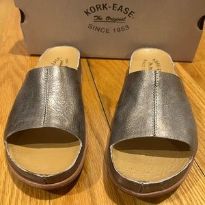 Cork Ease sandals size 9